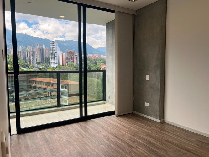 Apartamento de 2 alcobas en arriendo en El Poblado, Medellín, 90 m² · foto 3 de 12