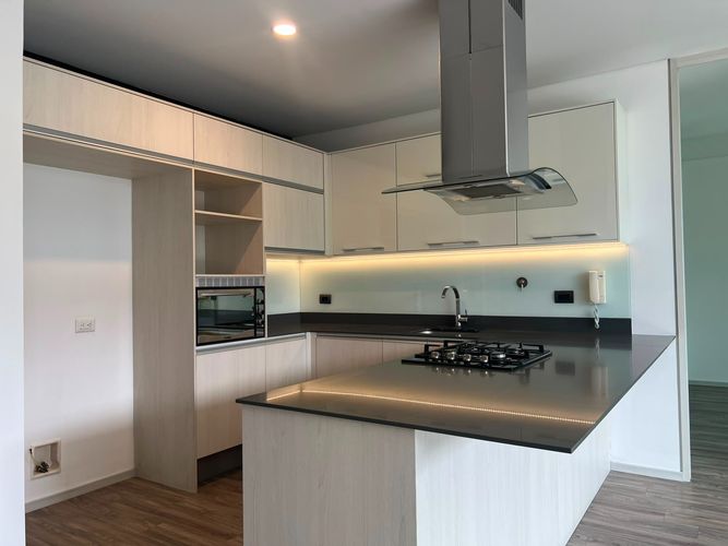 Apartamento de 2 alcobas en arriendo en El Poblado, Medellín, 90 m² · foto 5 de 12