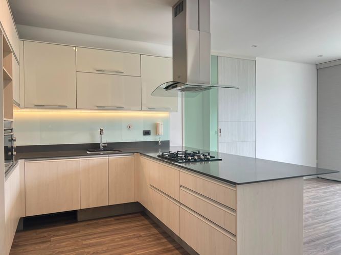 Apartamento de 2 alcobas en arriendo en El Poblado, Medellín, 90 m² · foto 6 de 12