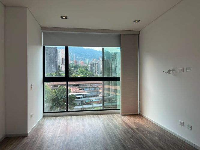 Apartamento de 2 alcobas en arriendo en El Poblado, Medellín, 90 m² · foto 2 de 12