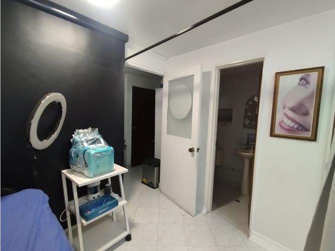 Consultorio en venta en Villa Nueva, Medellín, 31 m² · foto 3 de 24