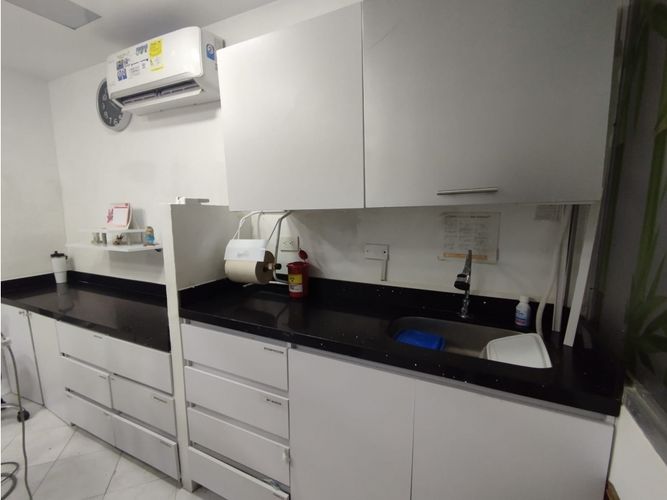 Consultorio en venta en Villa Nueva, Medellín, 31 m² · foto 10 de 24