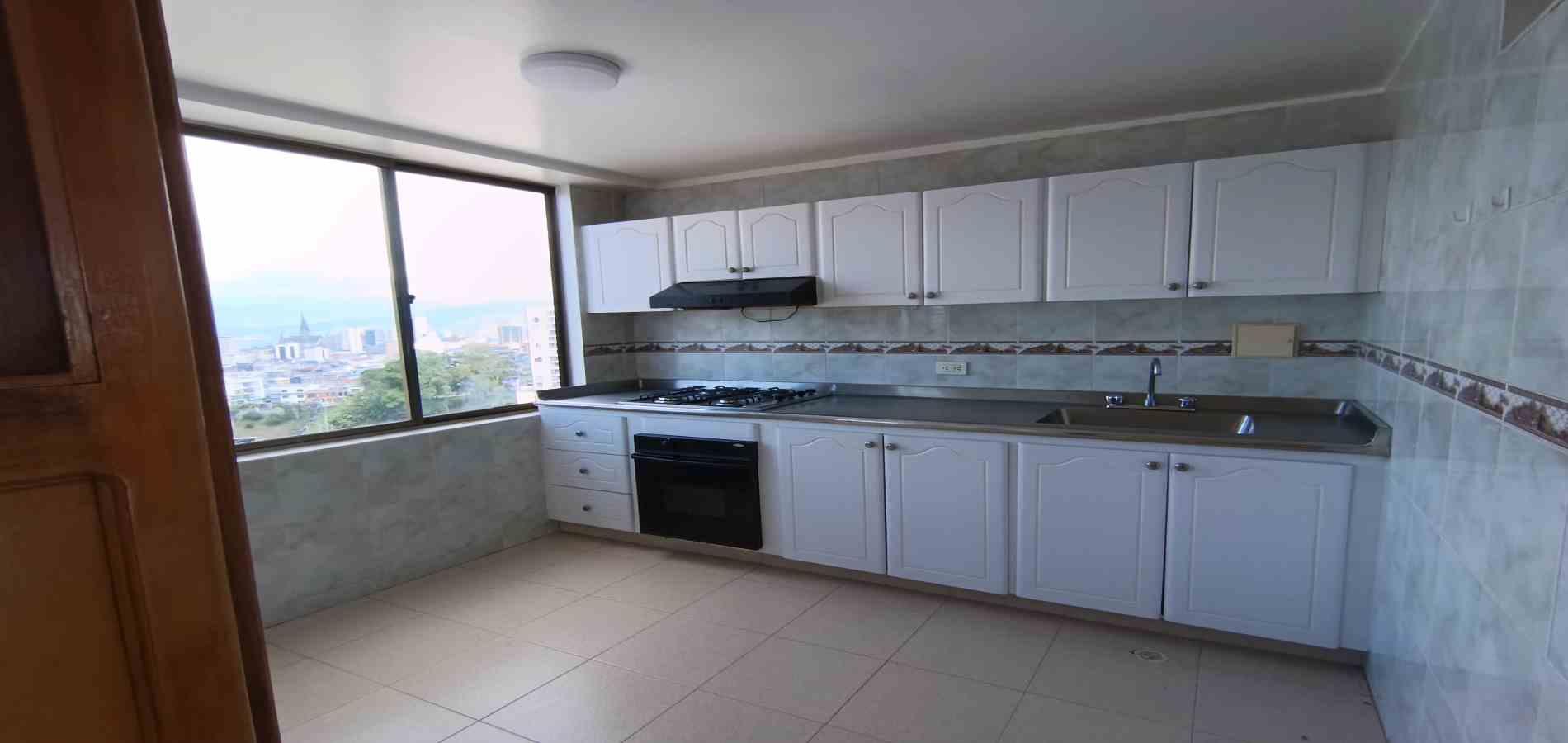 Apartamento en venta en Chipre, Manizales · foto 6 de 24