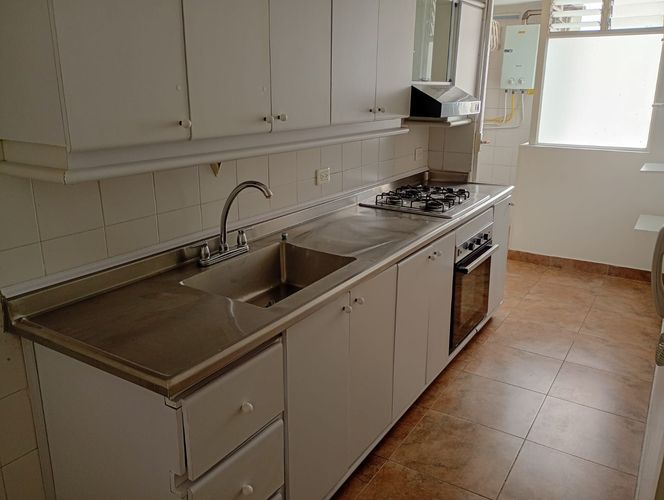 Apartamento de 3 alcobas en arriendo en Laureles, Medellín, 100 m² · foto 8 de 16