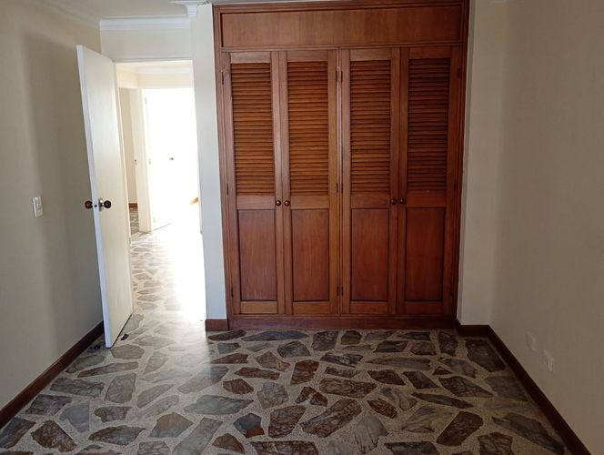 Apartamento de 3 alcobas en arriendo en Laureles, Medellín, 100 m² · foto 13 de 16