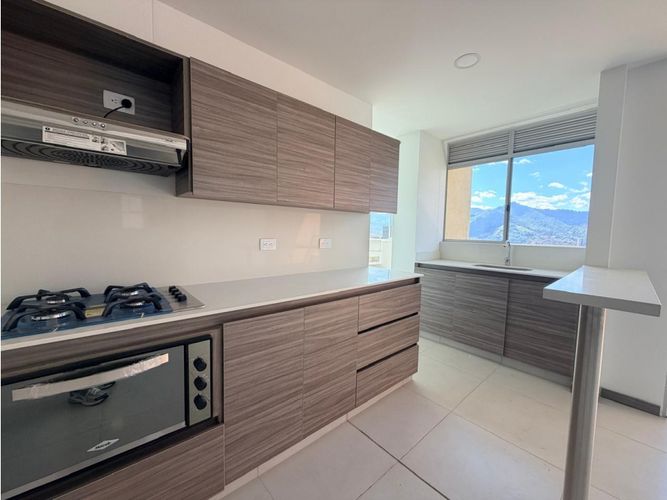 Apartamento de 3 alcobas en venta en Alto De Las Flores, Sabaneta, 75 m² · foto 2 de 14