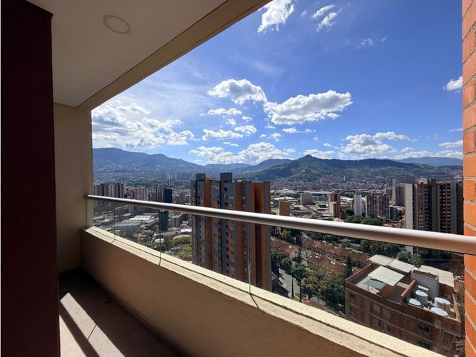 Apartamento de 3 alcobas en venta en Alto De Las Flores, Sabaneta, 75 m² · foto 5 de 14