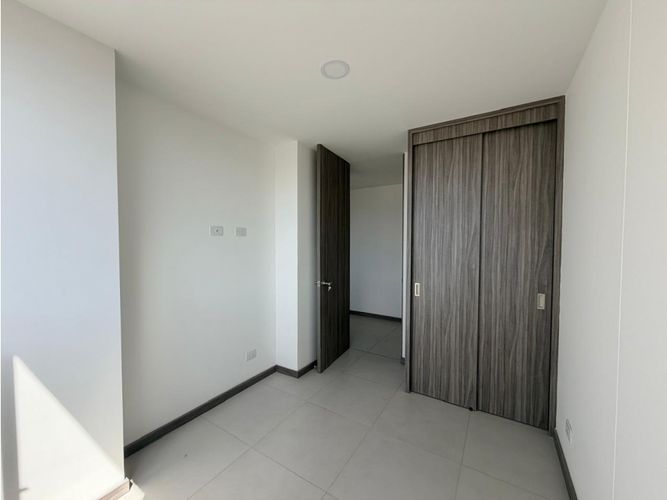 Apartamento de 3 alcobas en venta en Alto De Las Flores, Sabaneta, 75 m² · foto 8 de 14