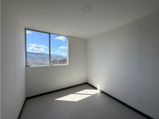 Apartamento de 3 alcobas en venta en Alto De Las Flores, Sabaneta, 75 m² · foto 9 de 14