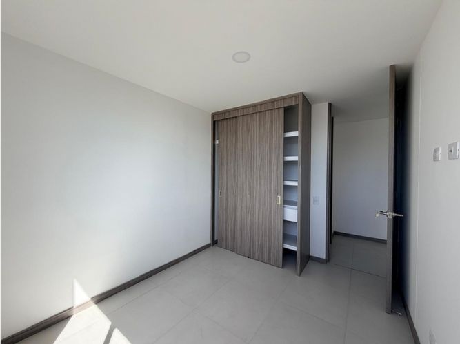 Apartamento de 3 alcobas en venta en Alto De Las Flores, Sabaneta, 75 m² · foto 10 de 14