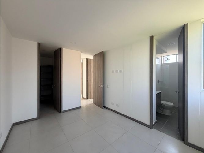 Apartamento de 3 alcobas en venta en Alto De Las Flores, Sabaneta, 75 m² · foto 12 de 14