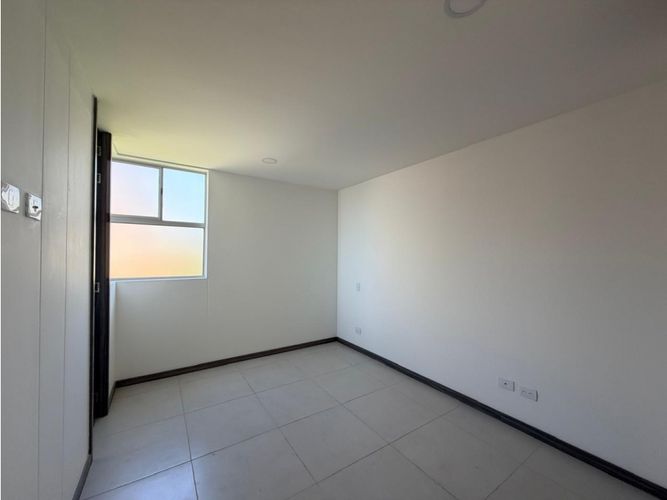 Apartamento de 3 alcobas en venta en Alto De Las Flores, Sabaneta, 75 m² · foto 13 de 14