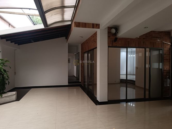 Casa de 3 alcobas en venta en Lagos Del Cacique, Bucaramanga, 340 m² · foto 12 de 24