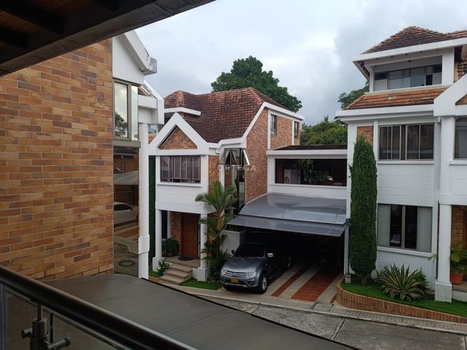 Casa de 3 alcobas en venta en Lagos Del Cacique, Bucaramanga, 340 m² · foto 20 de 24