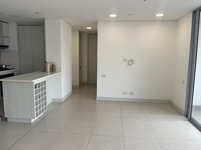 Apartamento de 2 alcobas en arriendo en Loma Del Esmeraldal, Envigado, 87 m² · foto 4 de 12