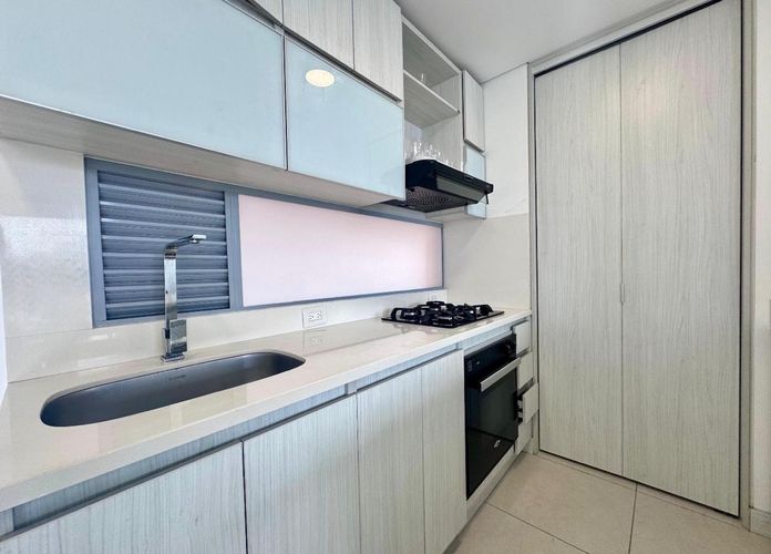 Apartamento de 2 alcobas en arriendo en Loma Del Esmeraldal, Envigado, 87 m² · foto 2 de 12