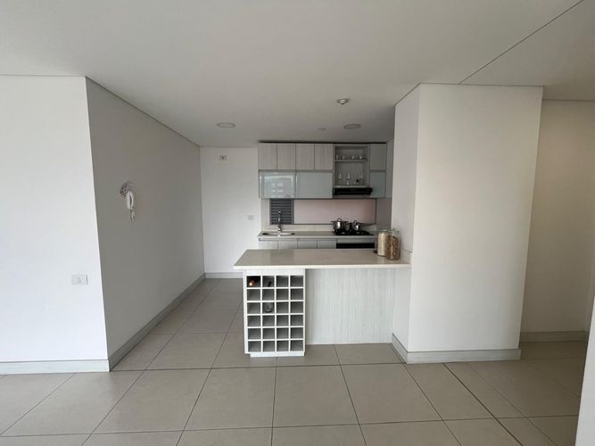 Apartamento de 2 alcobas en arriendo en Loma Del Esmeraldal, Envigado, 87 m² · foto 5 de 12
