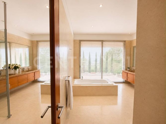 Apartamento de 4 alcobas en venta en Los Rosales, Bogotá, 418 m² · foto 8 de 19