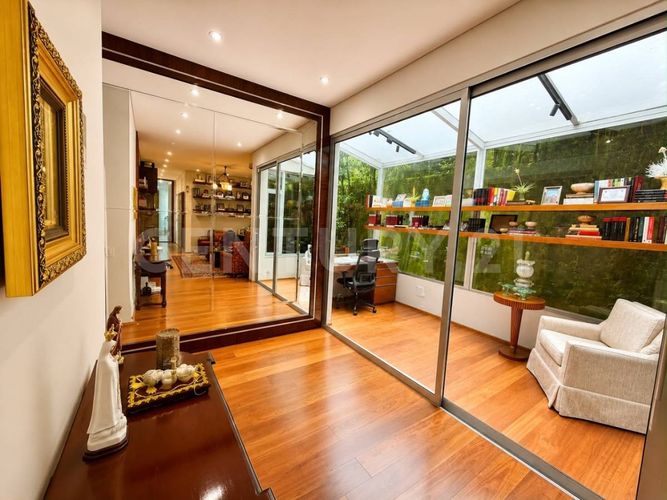 Apartamento de 4 alcobas en venta en Los Rosales, Bogotá, 418 m² · foto 12 de 19