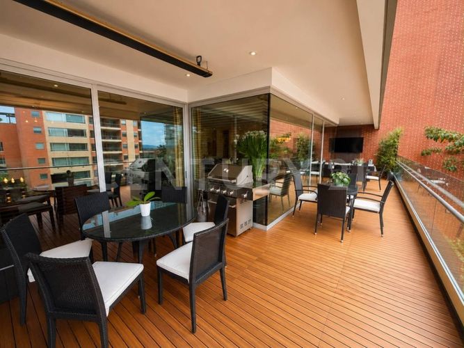 Apartamento de 4 alcobas en venta en Los Rosales, Bogotá, 418 m² · foto 13 de 19