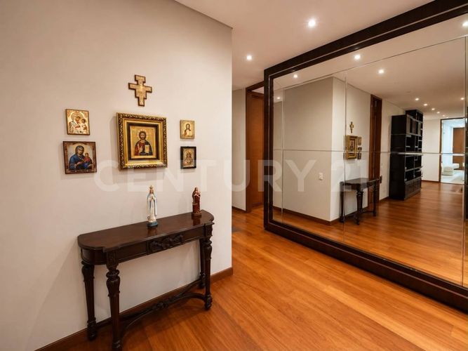 Apartamento de 4 alcobas en venta en Los Rosales, Bogotá, 418 m² · foto 14 de 19