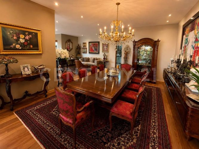Apartamento de 4 alcobas en venta en Los Rosales, Bogotá, 418 m² · foto 16 de 19