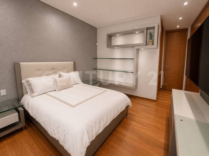 Apartamento de 4 alcobas en venta en Los Rosales, Bogotá, 418 m² · foto 18 de 19