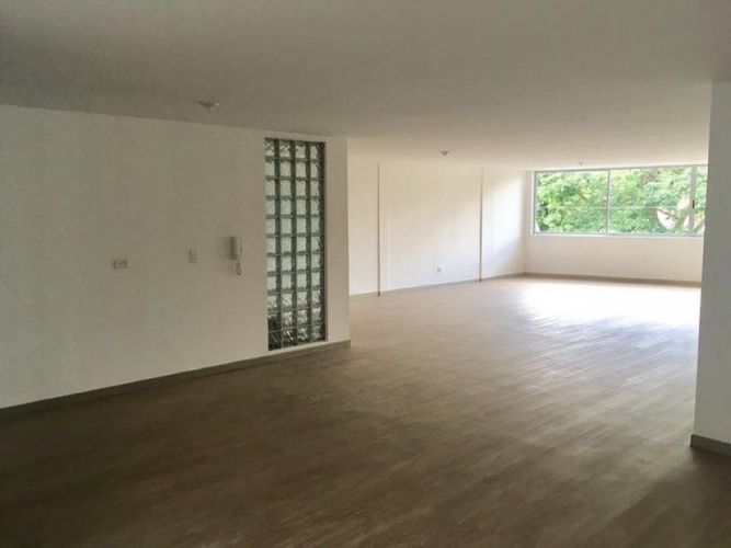 Edificio en venta en Santa Rosa, Cali, 1165 m² · foto 4 de 13