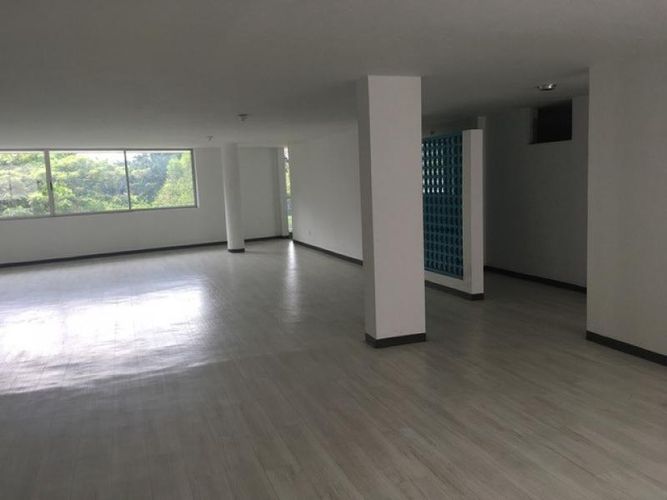 Edificio en venta en Santa Rosa, Cali, 1165 m² · foto 6 de 13