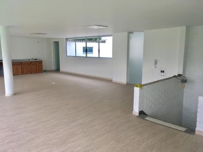 Edificio en venta en Santa Rosa, Cali, 1165 m² · foto 8 de 13
