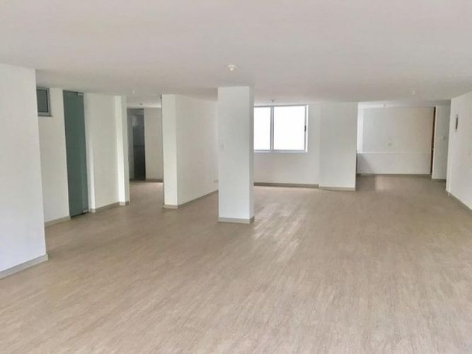 Edificio en venta en Santa Rosa, Cali, 1165 m² · foto 9 de 13