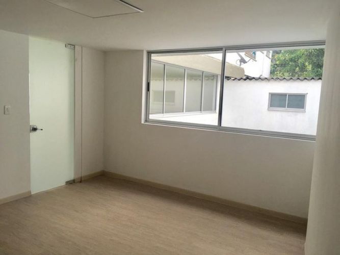 Edificio en venta en Santa Rosa, Cali, 1165 m² · foto 10 de 13