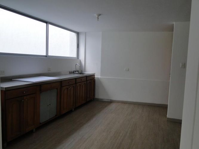 Edificio en venta en Santa Rosa, Cali, 1165 m² · foto 11 de 13