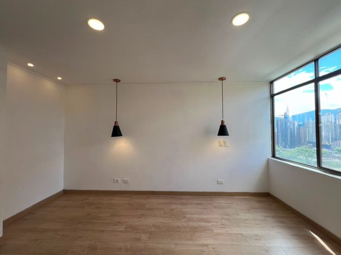 Apartamento de 2 alcobas en arriendo en El Poblado, Medellín, 82 m² · foto 3 de 16