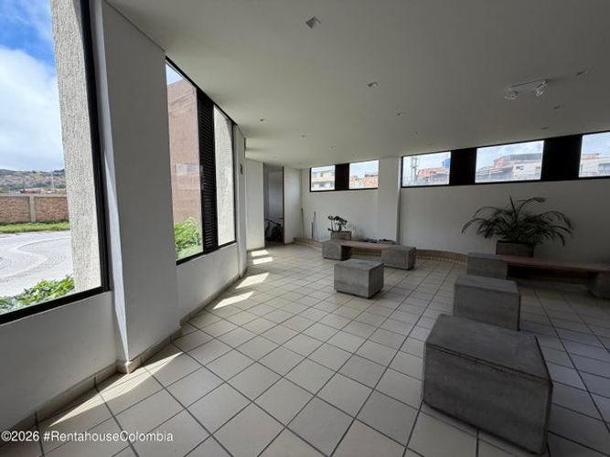 Apartamento de 3 alcobas en venta en Usme Centro, Bogotá, 54 m² · foto 2 de 22