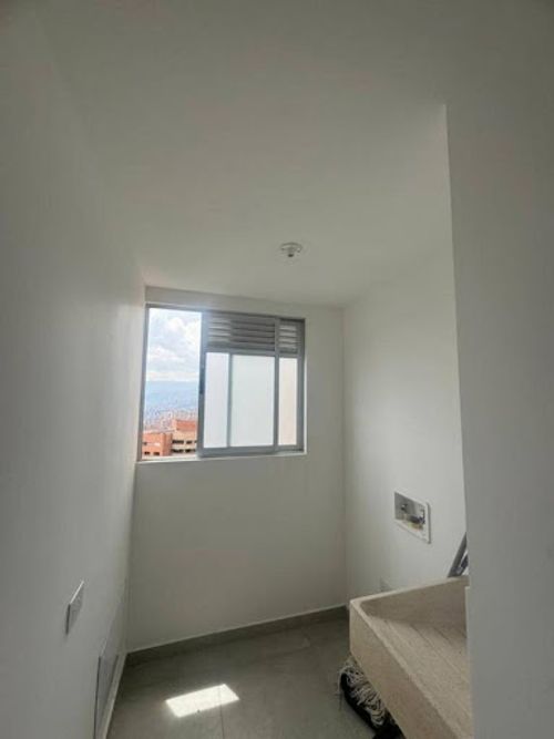 Apartamento de 3 alcobas en arriendo en Aves Maria, Sabaneta, 84 m² · foto 3 de 11
