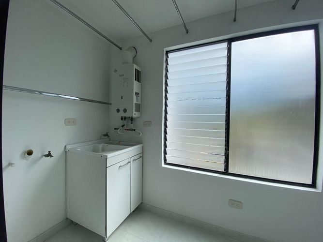Apartamento de 3 alcobas en venta en San Isidro, Manizales, 96 m² · foto 8 de 21