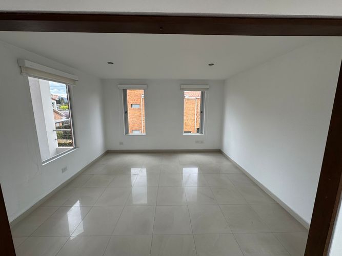 Casa de 4 alcobas en venta en Vereda La Balsa, Chía, 611 m² · foto 3 de 24