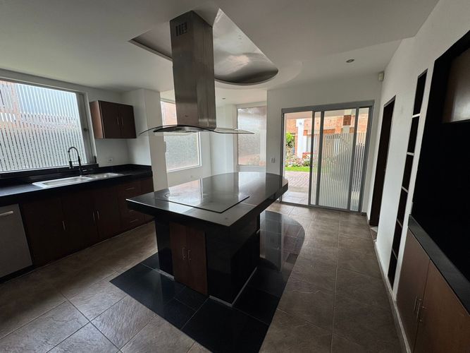 Casa de 4 alcobas en venta en Vereda La Balsa, Chía, 611 m² · foto 2 de 24