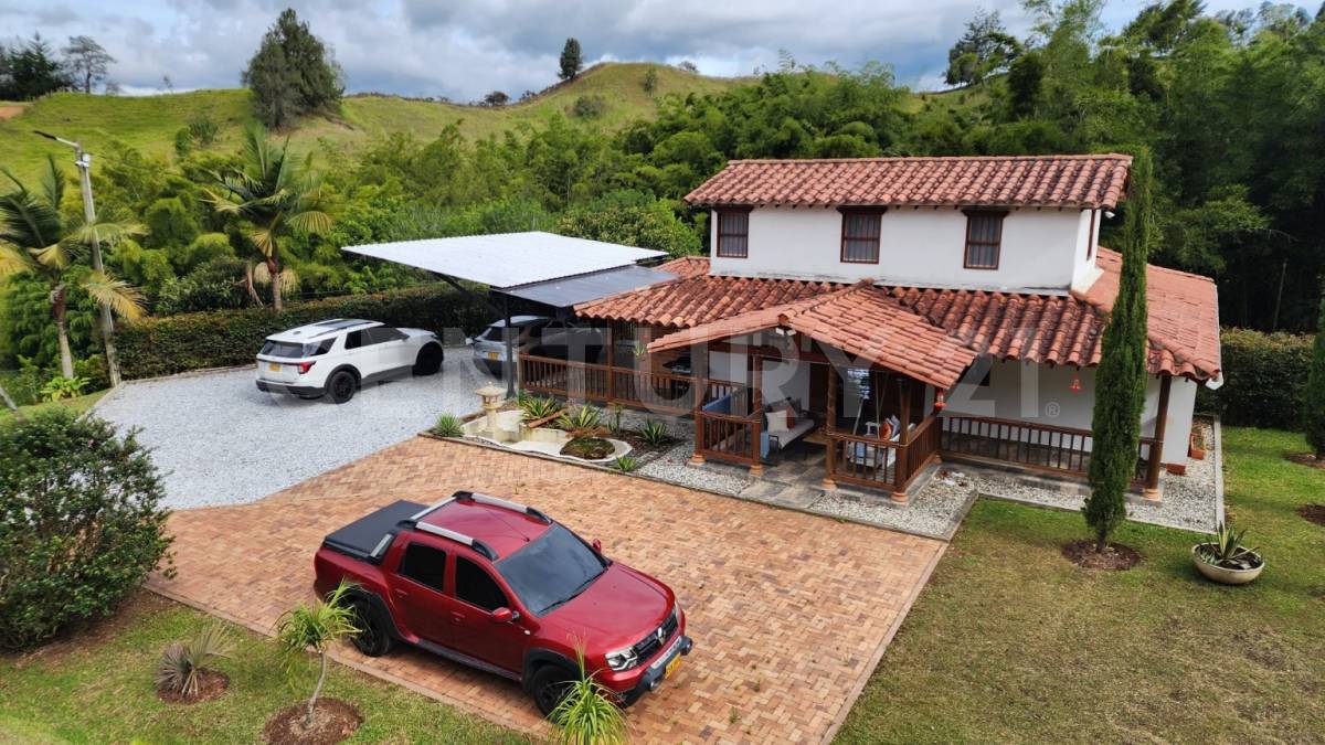 6BR Country House in El rosal (140 m²) for Sale - 2
