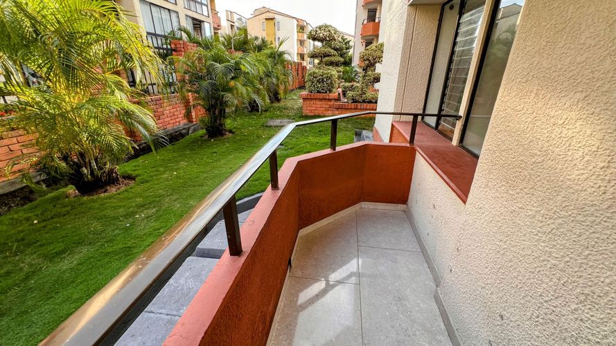 Apartamento de 3 alcobas en venta en Cañaveral, Floridablanca, 94 m² · foto 2 de 21