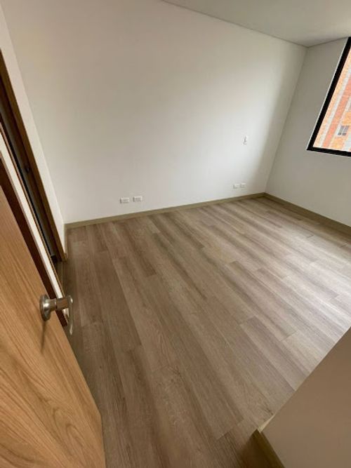Apartamento de 2 alcobas en arriendo en Los Colores, Medellín, 70 m² · foto 4 de 9