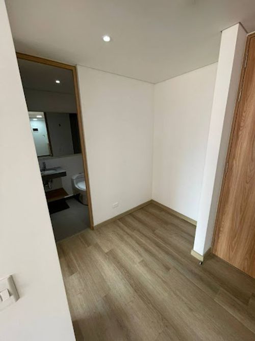 Apartamento de 2 alcobas en arriendo en Los Colores, Medellín, 70 m² · foto 6 de 9