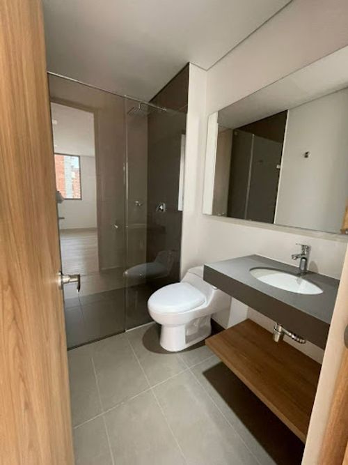 Apartamento de 2 alcobas en arriendo en Los Colores, Medellín, 70 m² · foto 7 de 9