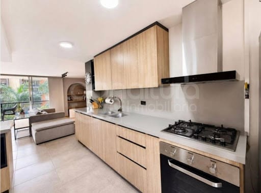 Apartamento de 3 alcobas en venta en Cristo Rey, Medellín, 101 m² · foto 2 de 19
