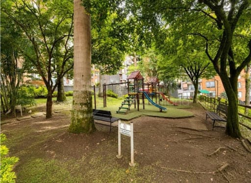 Apartamento de 3 alcobas en venta en Cristo Rey, Medellín, 101 m² · foto 18 de 19