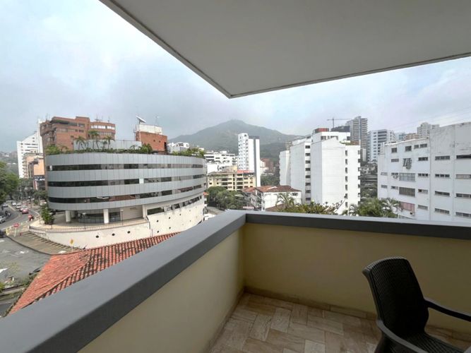 Apartamento de 3 alcobas en venta en Bellavista, Cali, 172 m² · foto 2 de 21