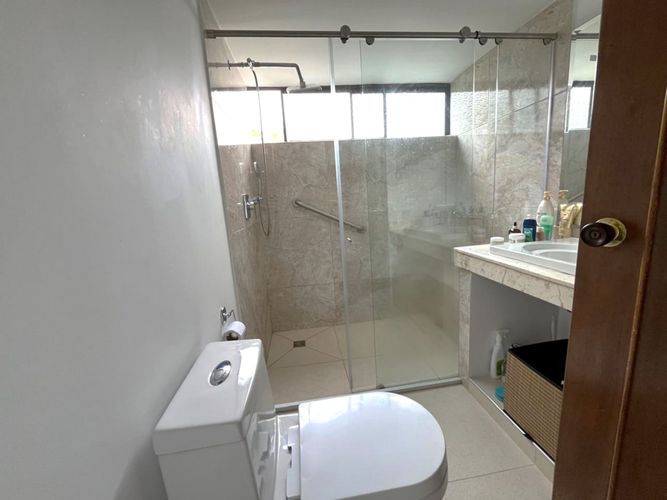 Apartamento de 3 alcobas en venta en Bellavista, Cali, 172 m² · foto 10 de 21