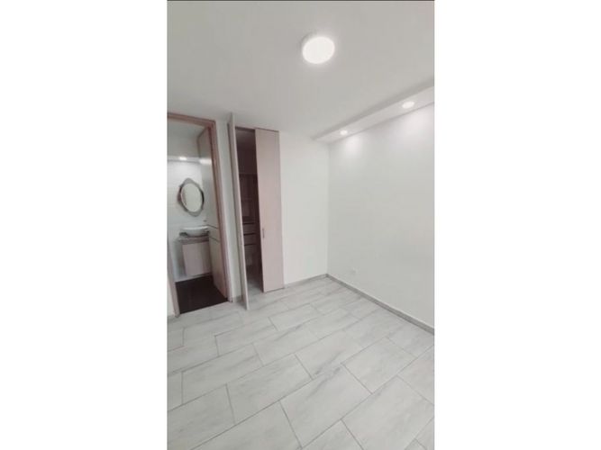 Apartamento de 3 alcobas en venta en Potrero Grande, Madrid, 60 m² · foto 8 de 14