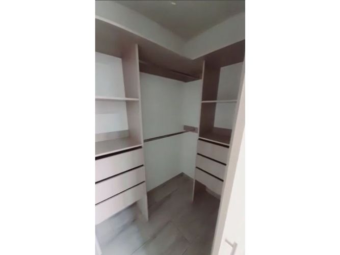 Apartamento de 3 alcobas en venta en Potrero Grande, Madrid, 60 m² · foto 9 de 14